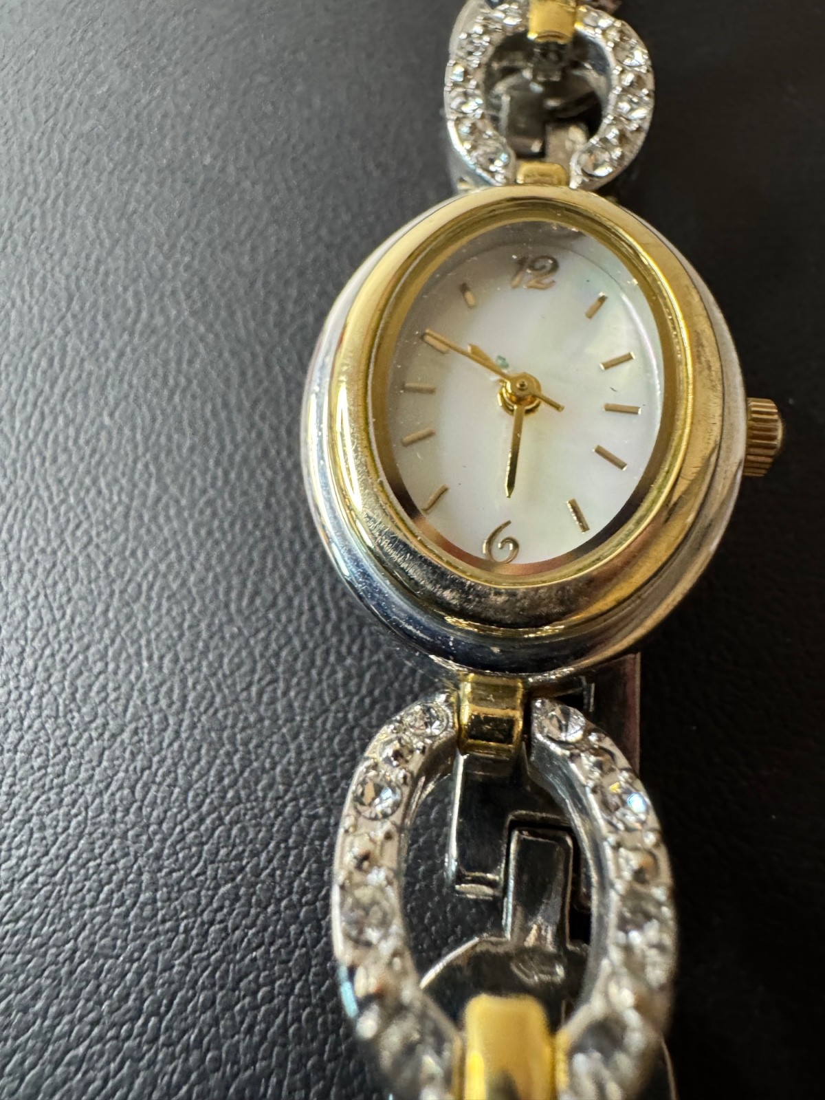 Allude Watch Womens Gold Tone Oval Dial Floating Rhinestone Links New Battery