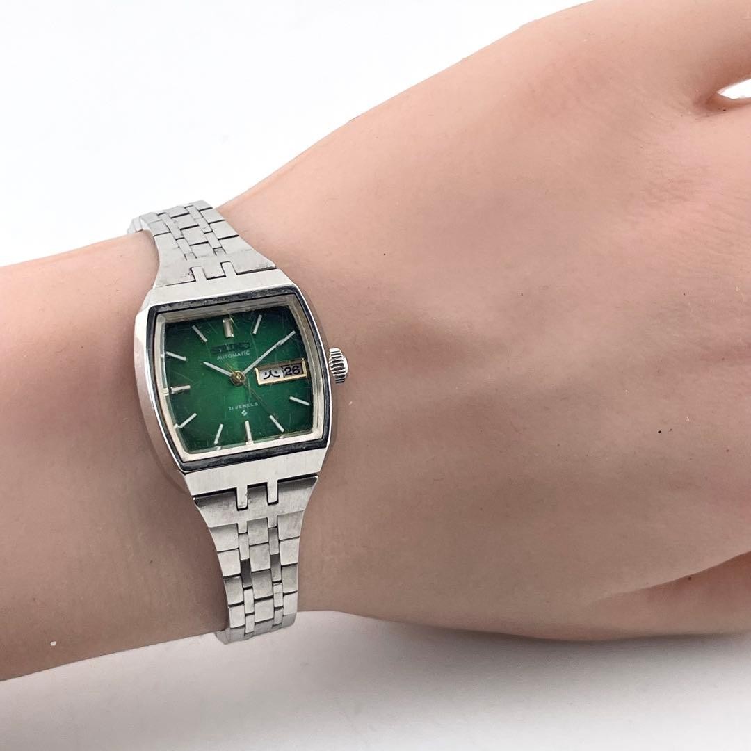 Working Automatic Seiko square wristwatch women’s vintage green dial