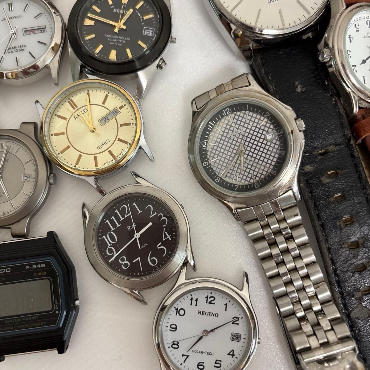 CITIZEN Regno F-84W Solar-Powered Titanium