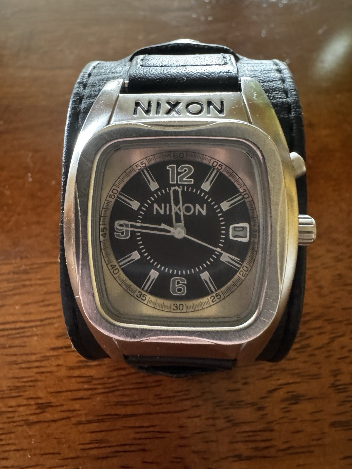 Nixon The Rocker “YES” RARE Black Leather Band Men’s Analog Watch New Bat