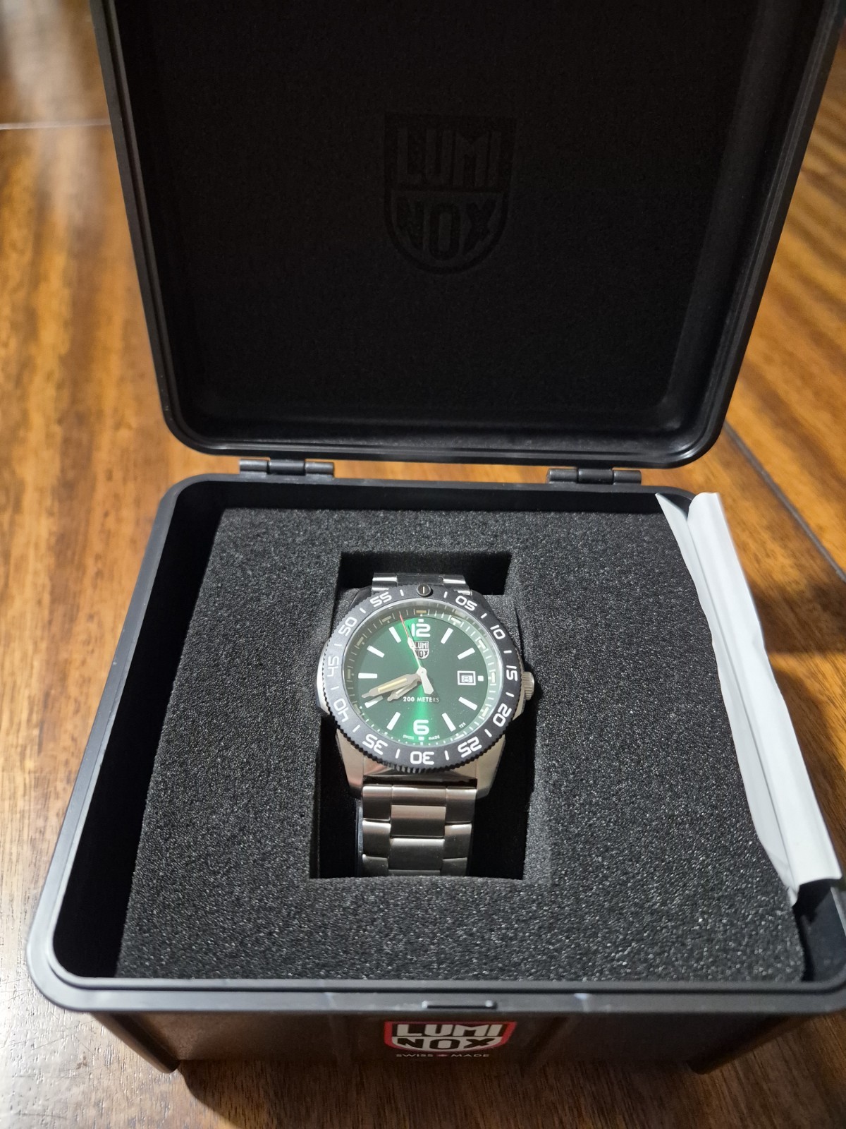 Luminox Diver Watch 200m Quartz Green Dial Date Steel Bracelet Box