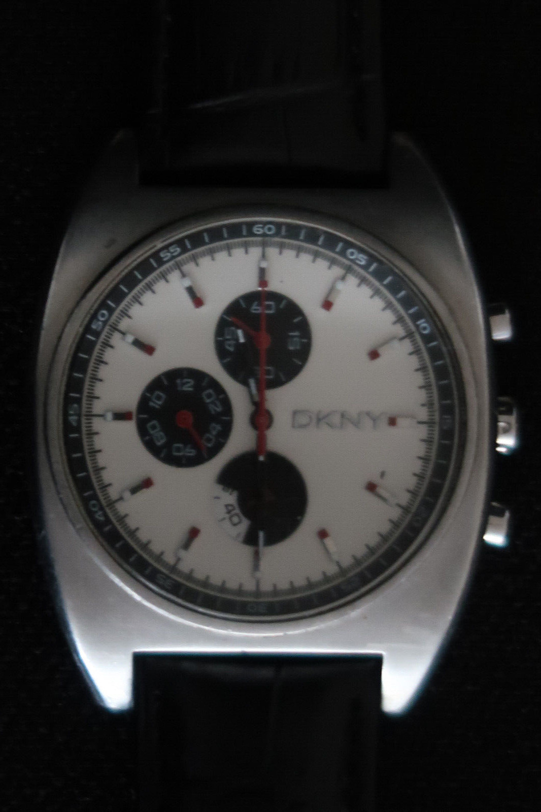 DKNY NY5082 QUARTZ CHRONOGRAPH TURTLE WATCH GREY BLACK AND RED FACE BLACK STRAP