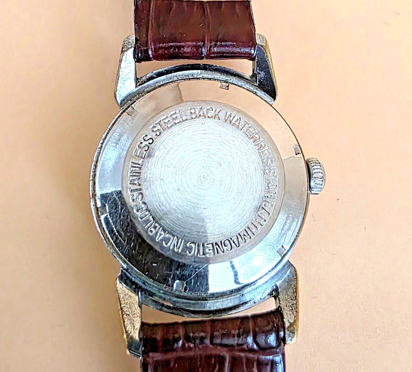 LOUVIC Rare Vintage 31mm 1950s Mechanical Swiss 7 Jewel S/S Red Second Hand Mens
