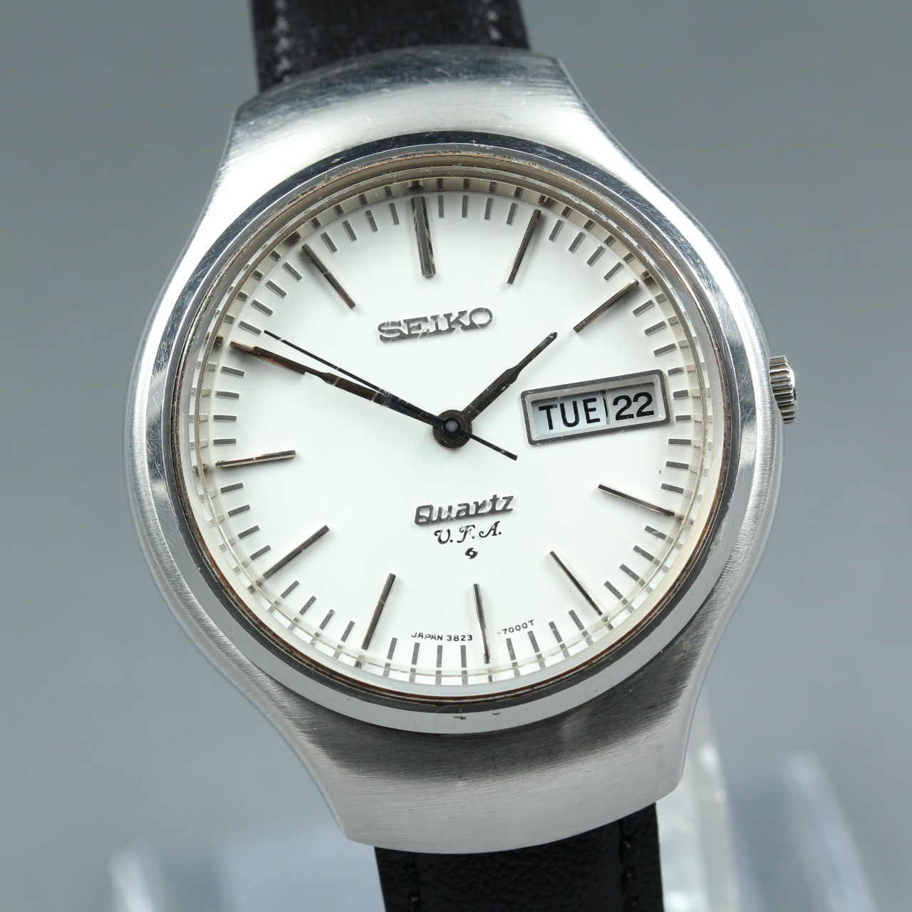 Vintage 1975 Seiko V.F.A. 3823-7001 Silver White Dial Men’s Quartz Watch JP #362