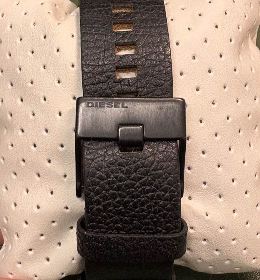 White Diesel DZ 7173 Digital and Analog Green and Black Watch With Box & Pillow