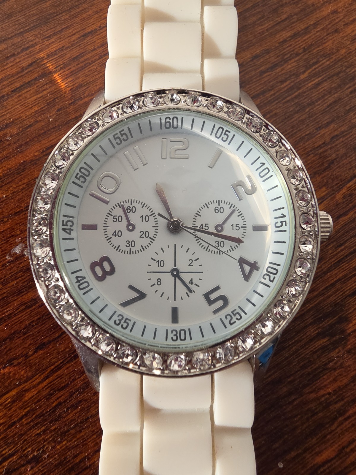 Darice Women’s Watch Silver Tone Cryal Bezel Silicone Band Quartz Wristwatch new