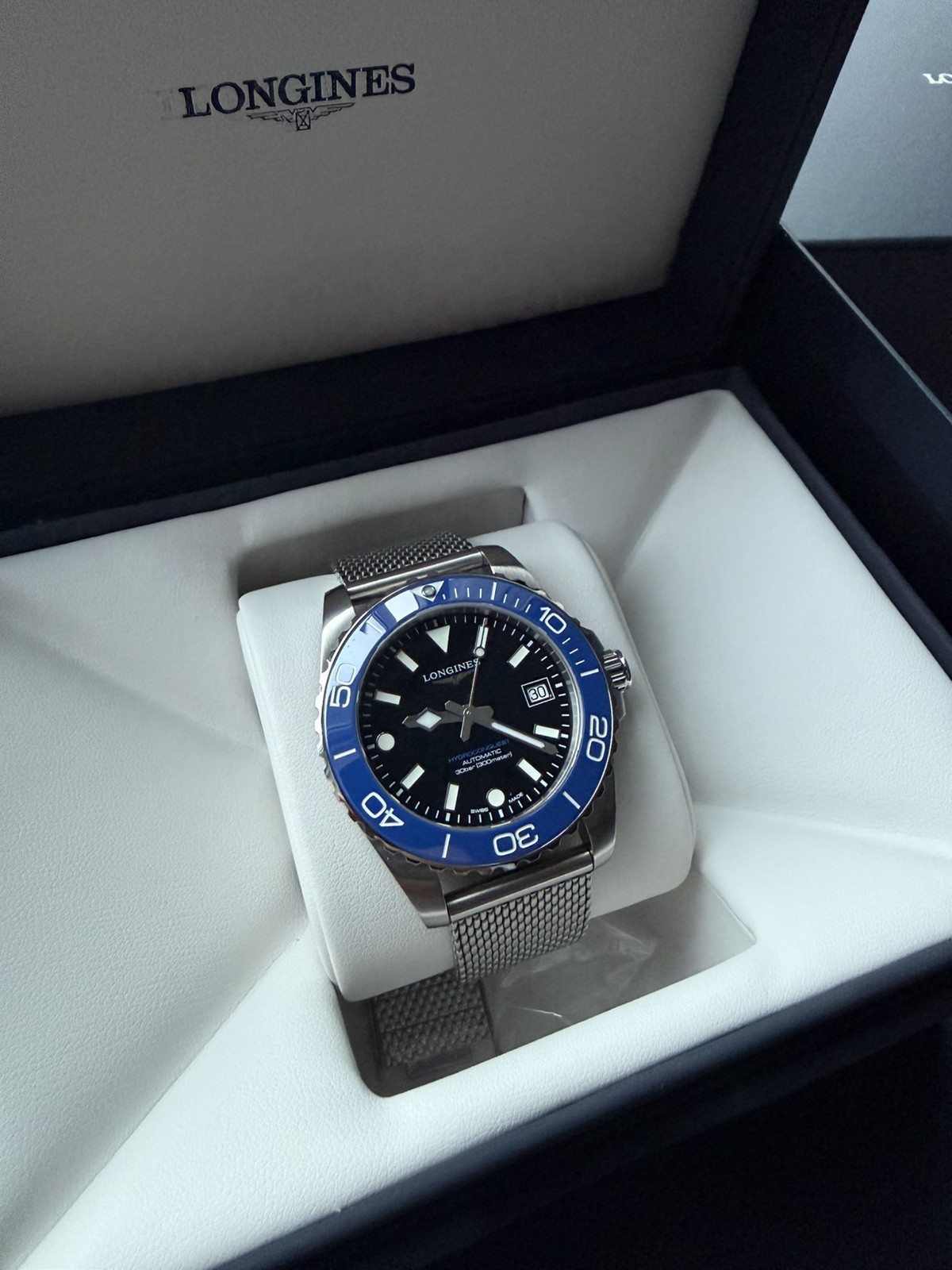 Longines HydroConquest 39mm Automatic Black Dial Blue Bezel Date 300m Box
