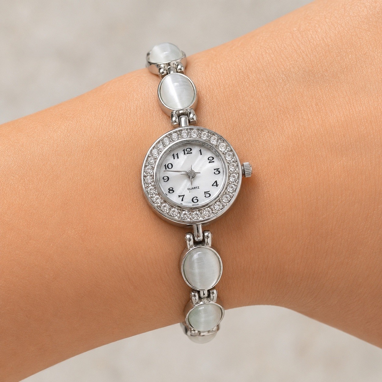 Vintage Cat’s Eye Cabochon Bracelet Watch Women’s Silver Tone Rhinestone Working