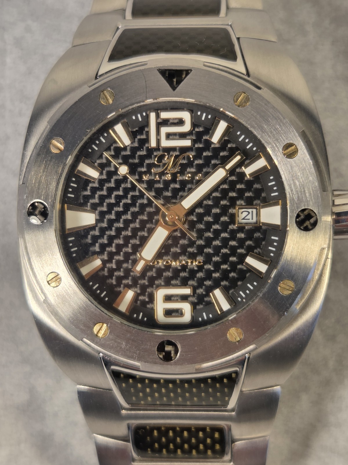 MAGICO CARBONMATIC AUTOMATIC Men’s Watch Model W51562 Stainless 21J Carbon Fiber