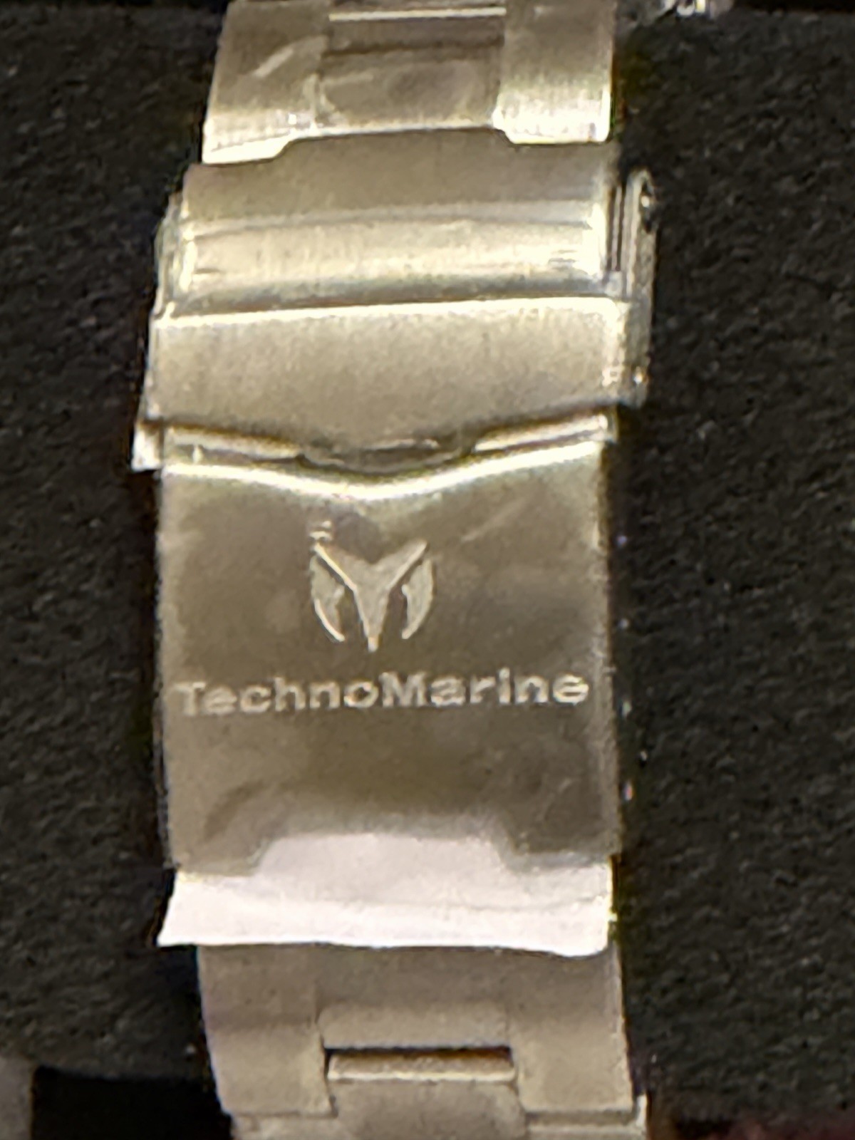 TechnoMarine Quartz Chronograph Date Red Dial 45mm Steel Bracelet 100m Box