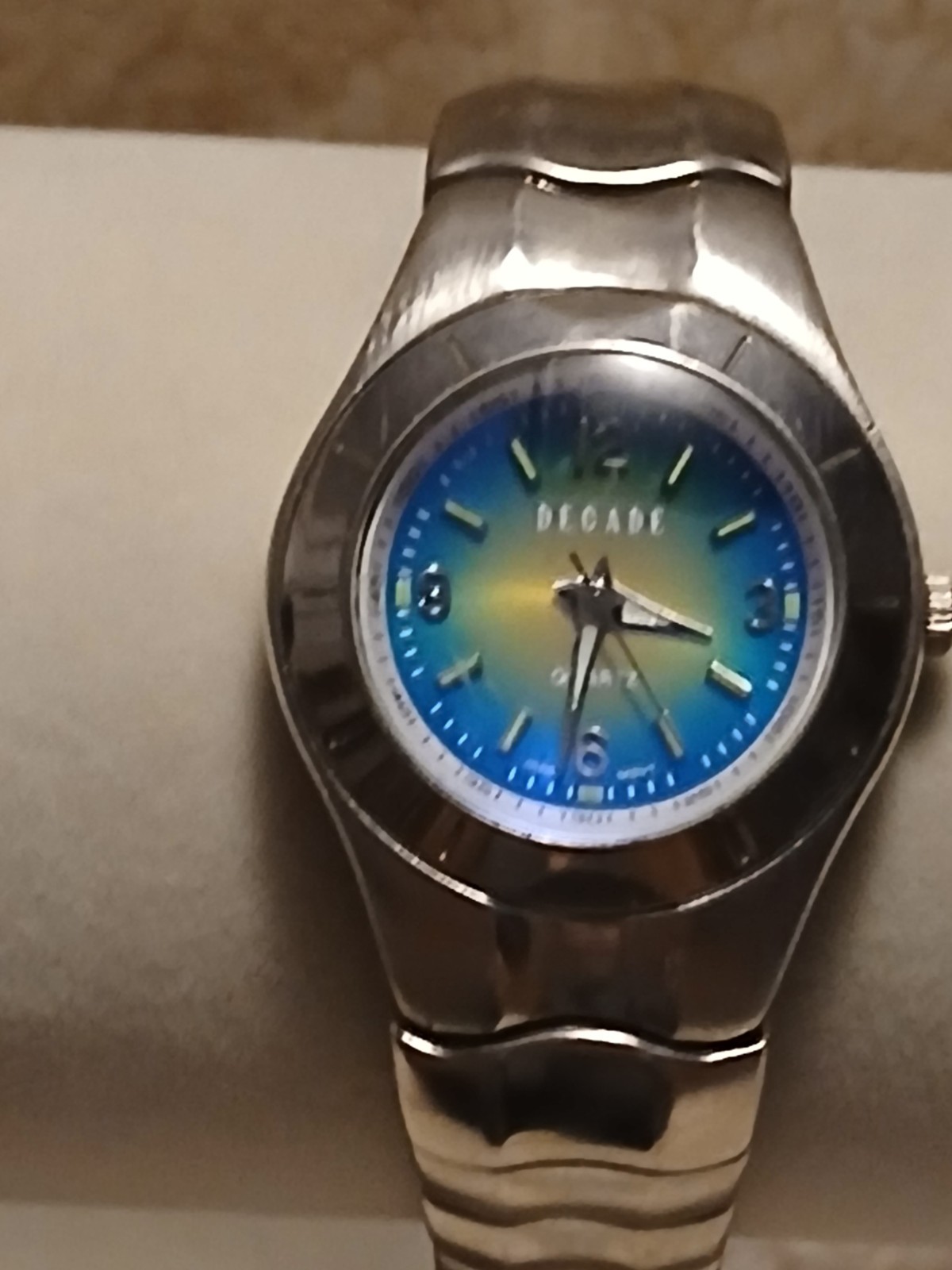 DECADE Quartz Wristwatch Blue Gradient Dial Silver Stainless Steel Band Women’s