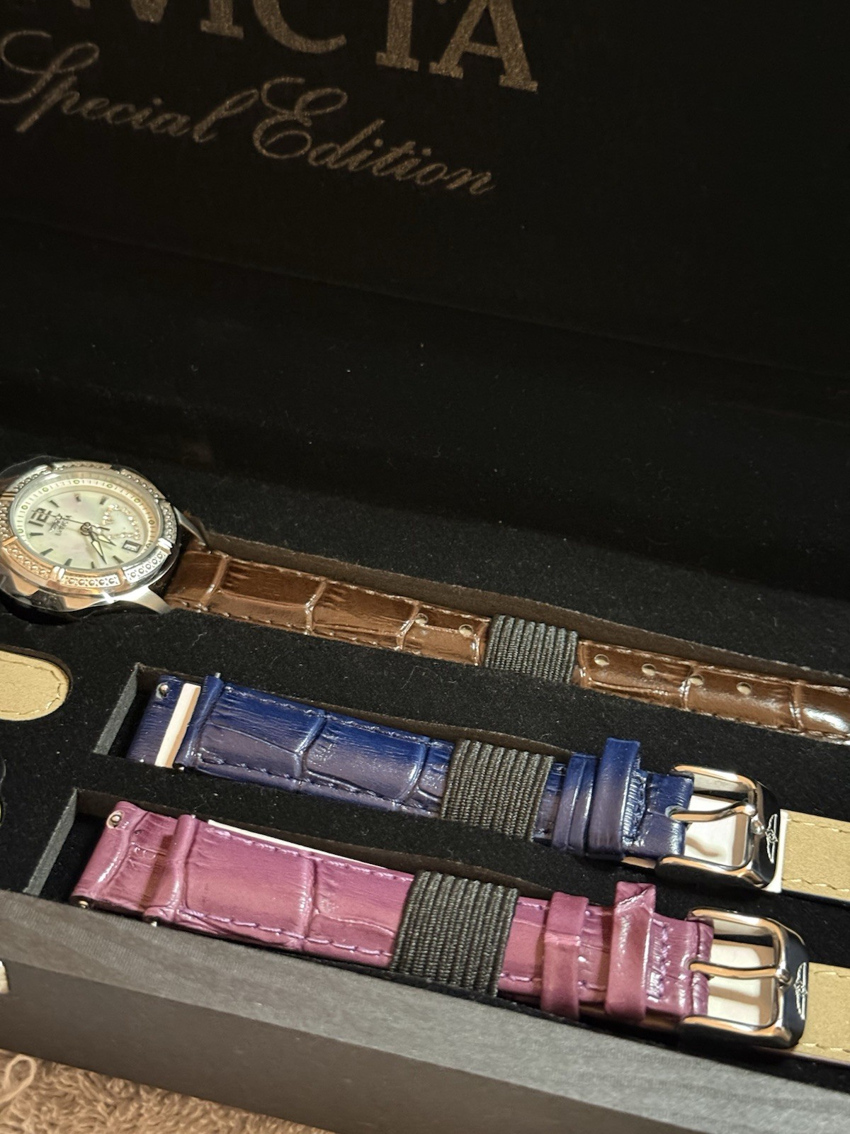 Invicta Special Edition Women’s Quartz Watch Set Dial Leather Bands Box