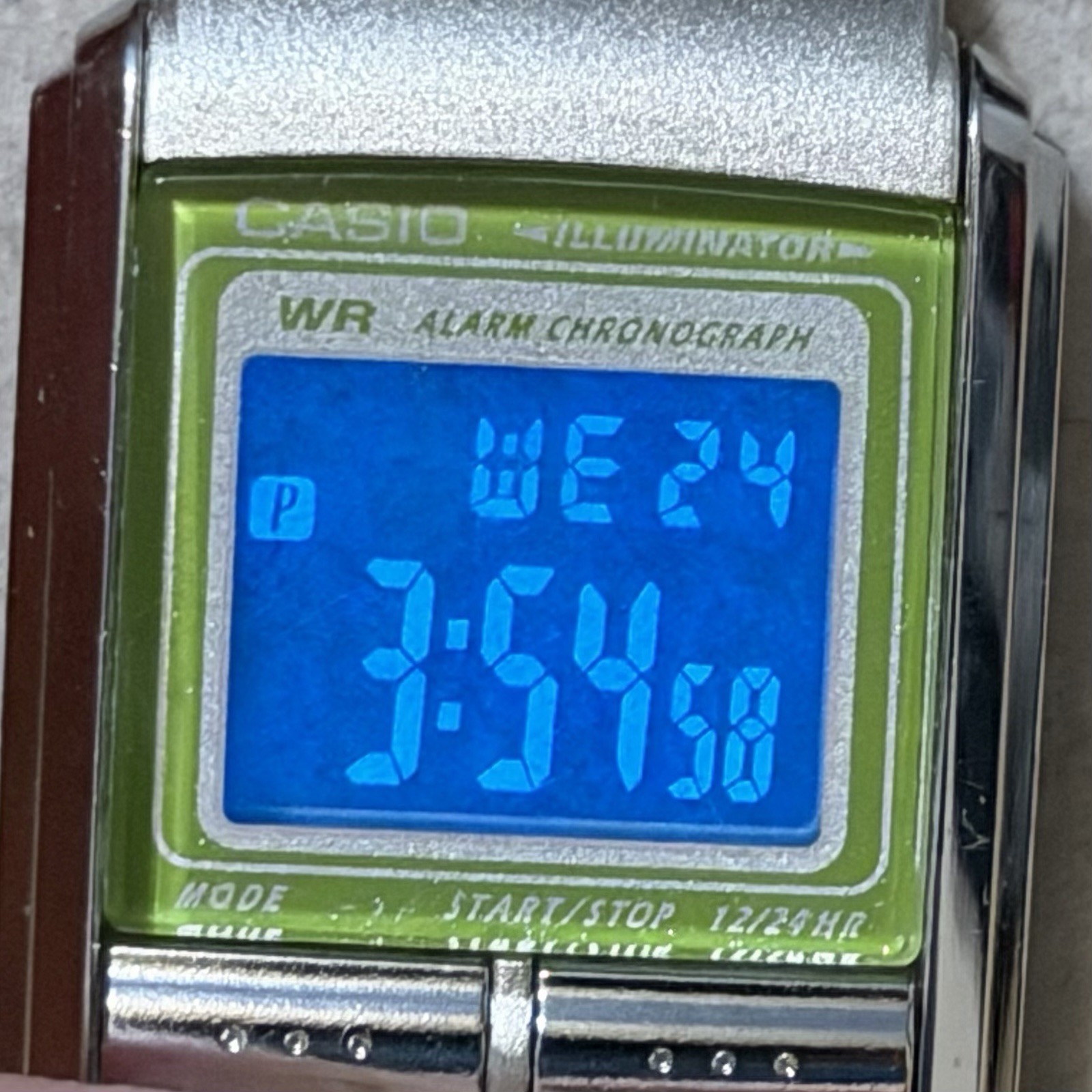 Casio LA-200 Vintage Silver Display Illuminator Futurist Digital Watch LA200 200