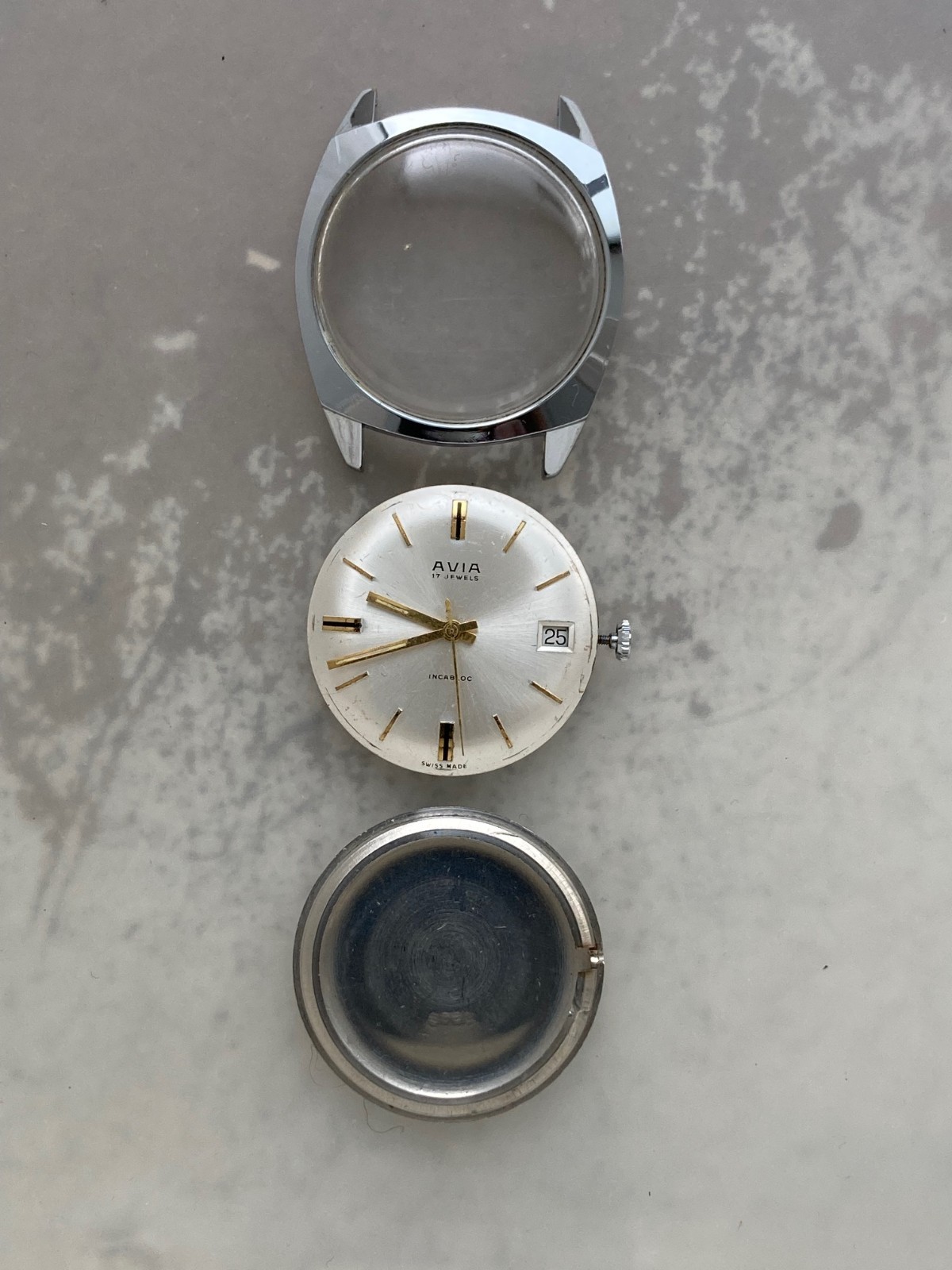 An Excellent Vintage Avia Ref. 6850 17 Jewels Incabloc Tonneau-shape Watch