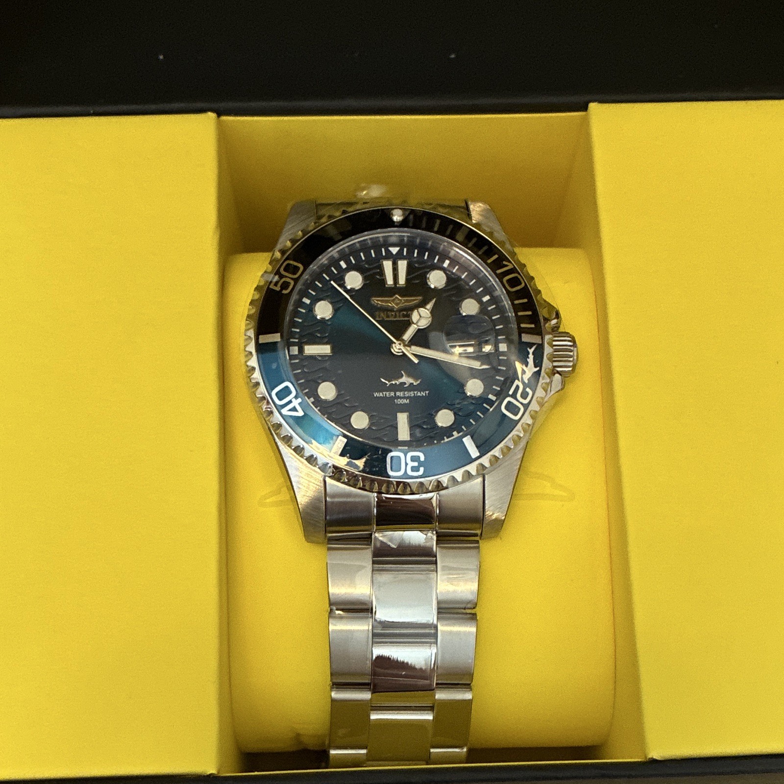 Invicta Pro Diver Men’s Blue Dial Quartz Diver Watch 100m Steel Bracelet Box