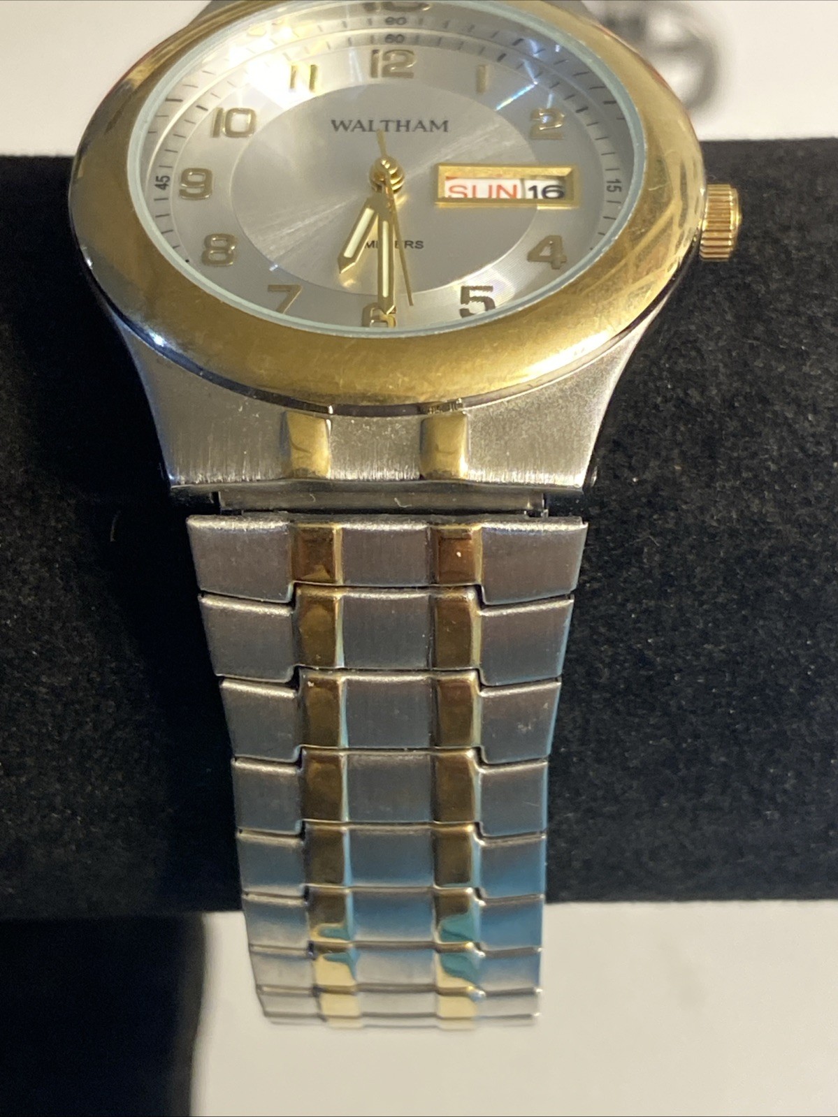 Waltham Quartz Wrist Watch WAM012 30 Meters Water Resistant Japan Movement Date