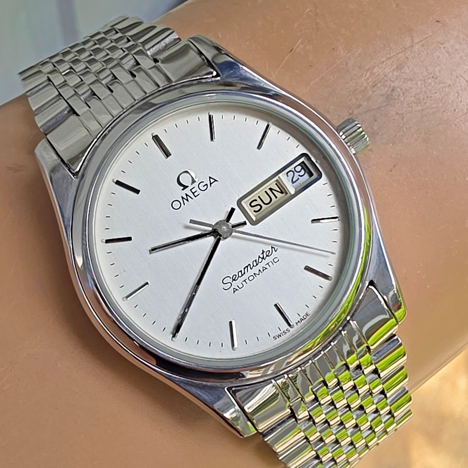 Vintage OMEGA Seamaster men’s automatic watch Ref:166.0278 day/date swiss 1982