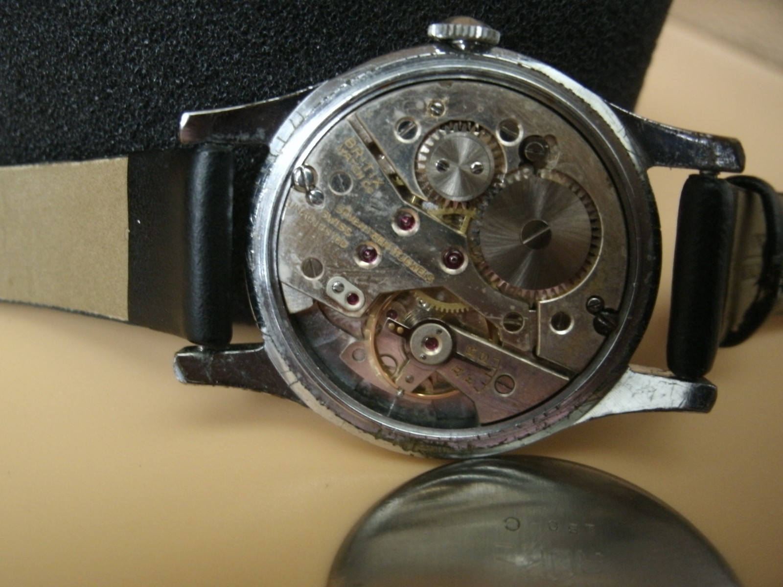 1950s Swiss Ruko triple calendar in working condition and keeping time