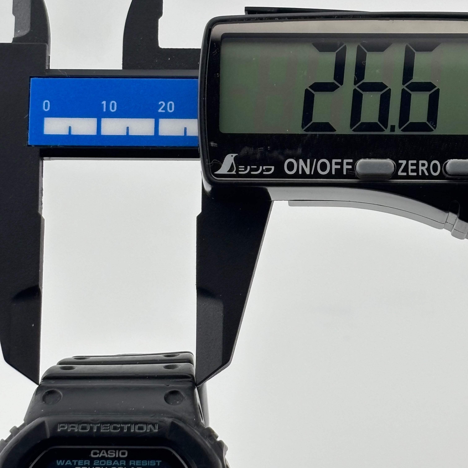 CASIO G-SHOCK G-5600UE Tough Solar Windshield damaged World Time 43.9mm