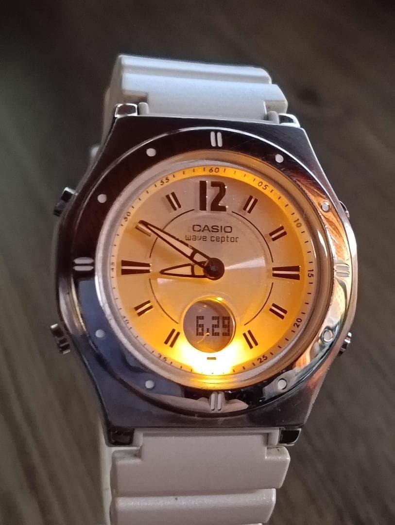 CASIO Wave Ceptor Solar Radio-Controlled Watch LWA-M142