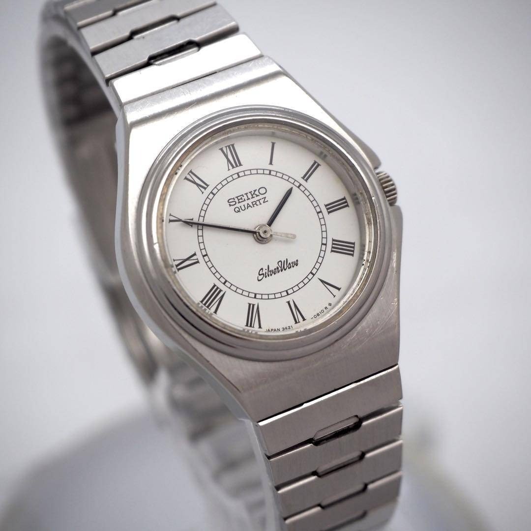 663 Working SEIKO watch ladies’ Silver Wave Silver White