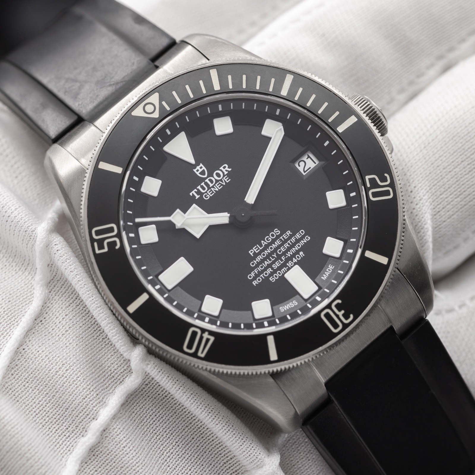 TUDOR Pelagos 42 Titanium Black Dial 25600TN Full Set – Unworn Bracelet