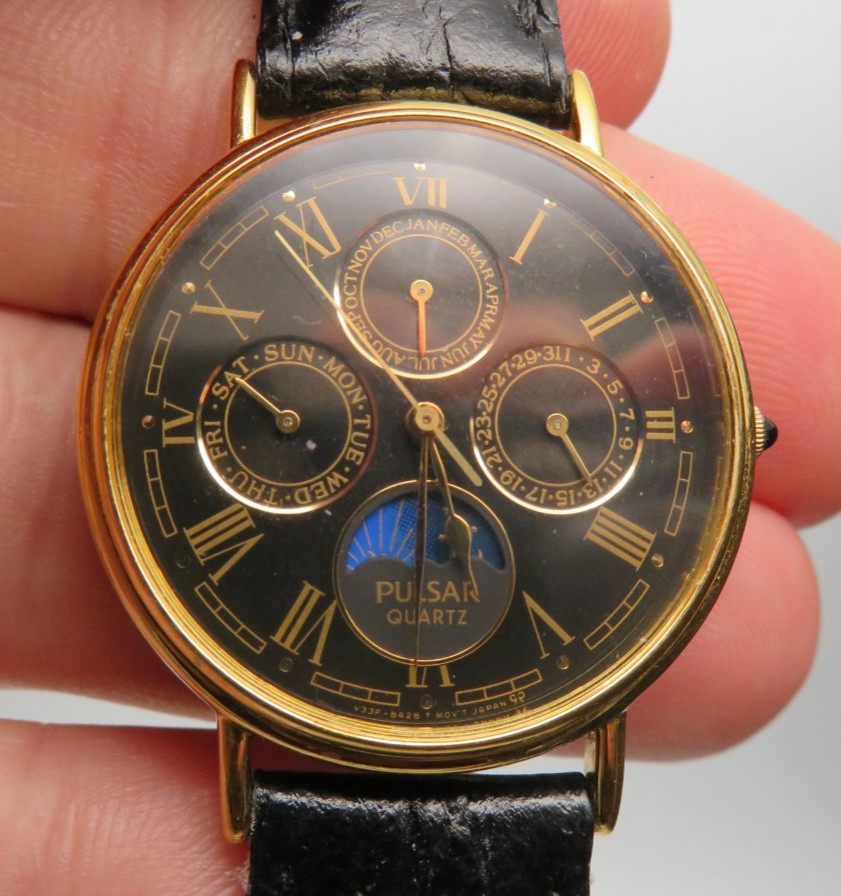 Pulsar Quartz Triple Calendar Sun Moon V33F-8A10 Mens Watch New Batt Near Mint
