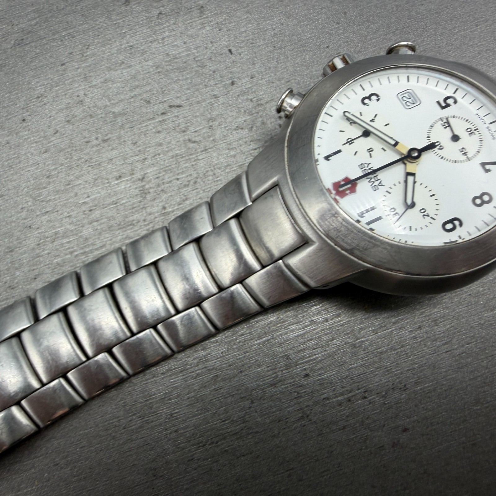 Victorinox Swiss Army Maverick chronograph Watch Men 42mm White Dial Steel READ