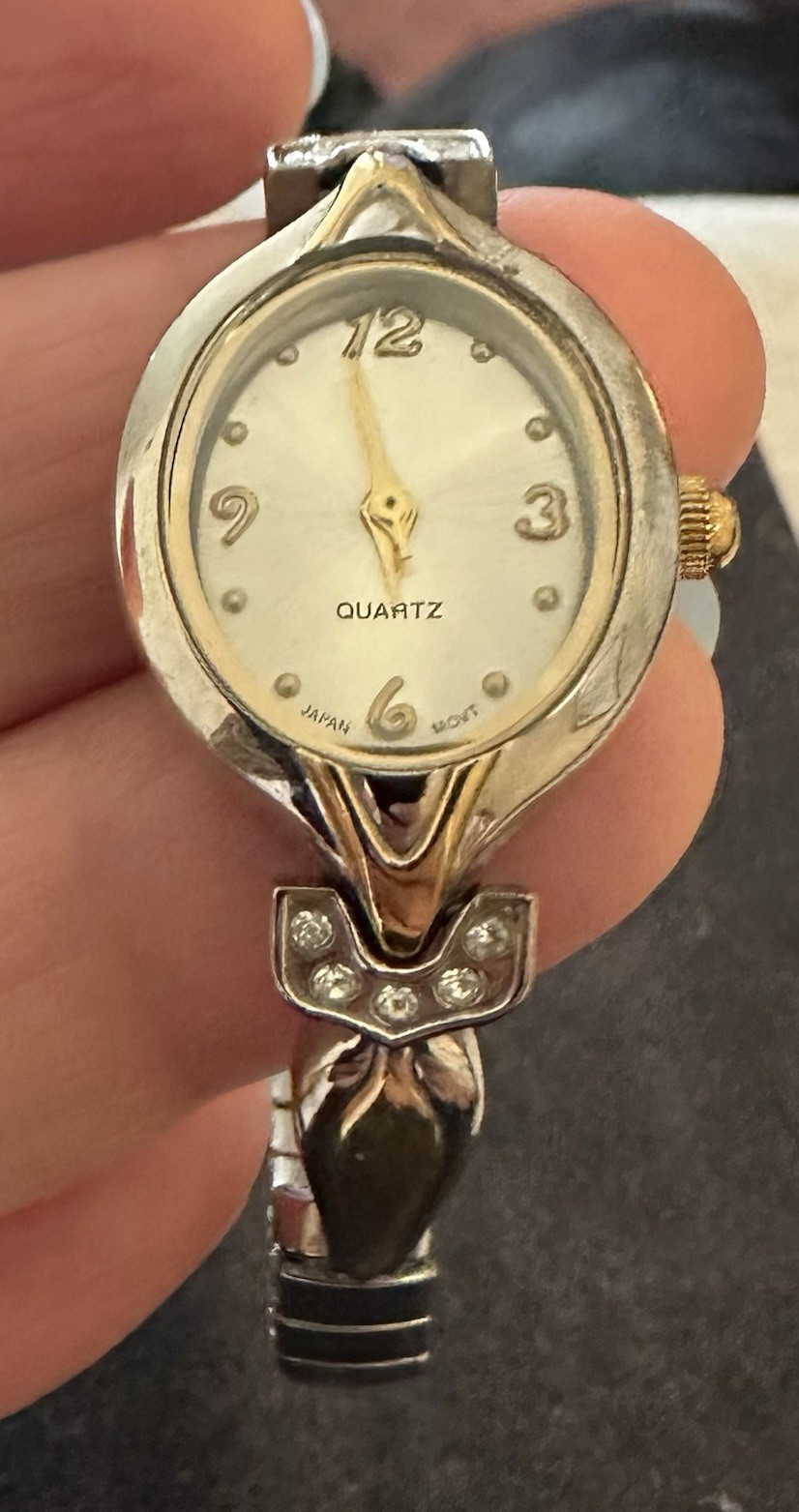 Avon Quartz Women’s Silver-Tone Oval Analog Watch Metal Bracelet Vintage 1990s