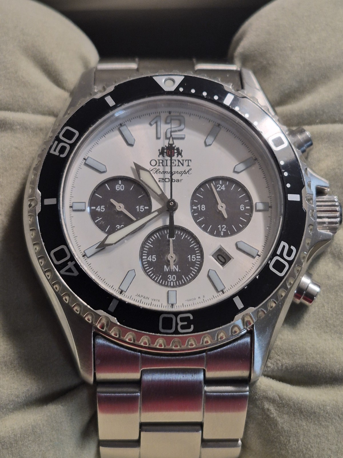 Orient Sports White Dial Men’s Watch RN-TX0203S