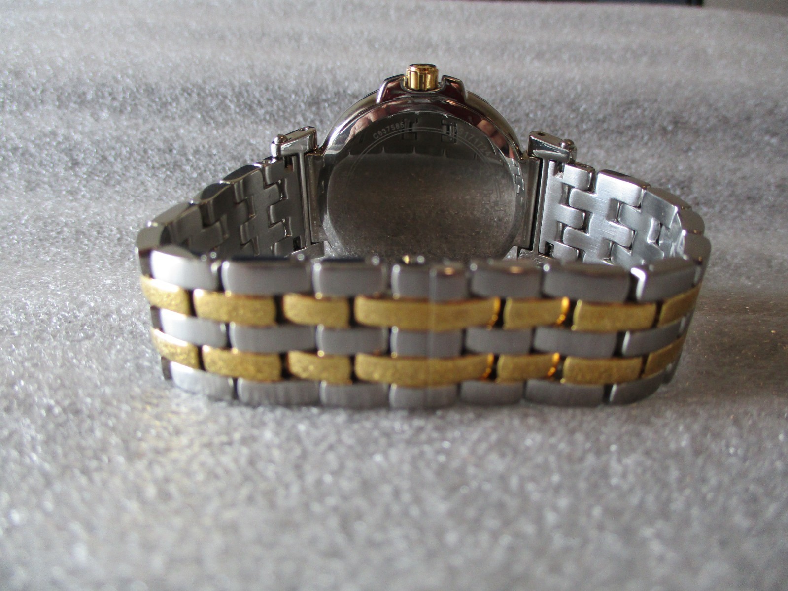 BULOVA LADIES DIAMOND BEZEL & MOP DIAL WATCH 2 TONE STAINLESS C637585 – NEW BATT