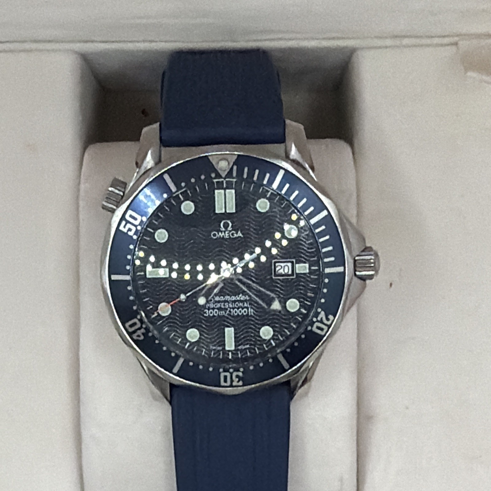 Omega Seamaster 300M Quartz Professional 2541.80.00 – 41MM Bond Watch