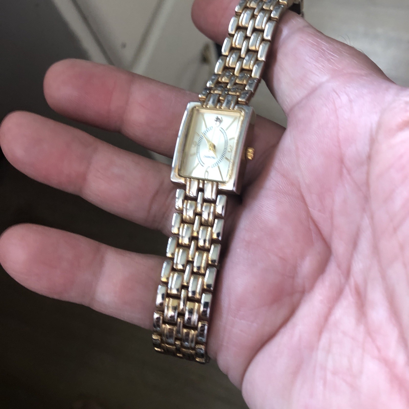 Allude Tank Watch NEW BATTERY