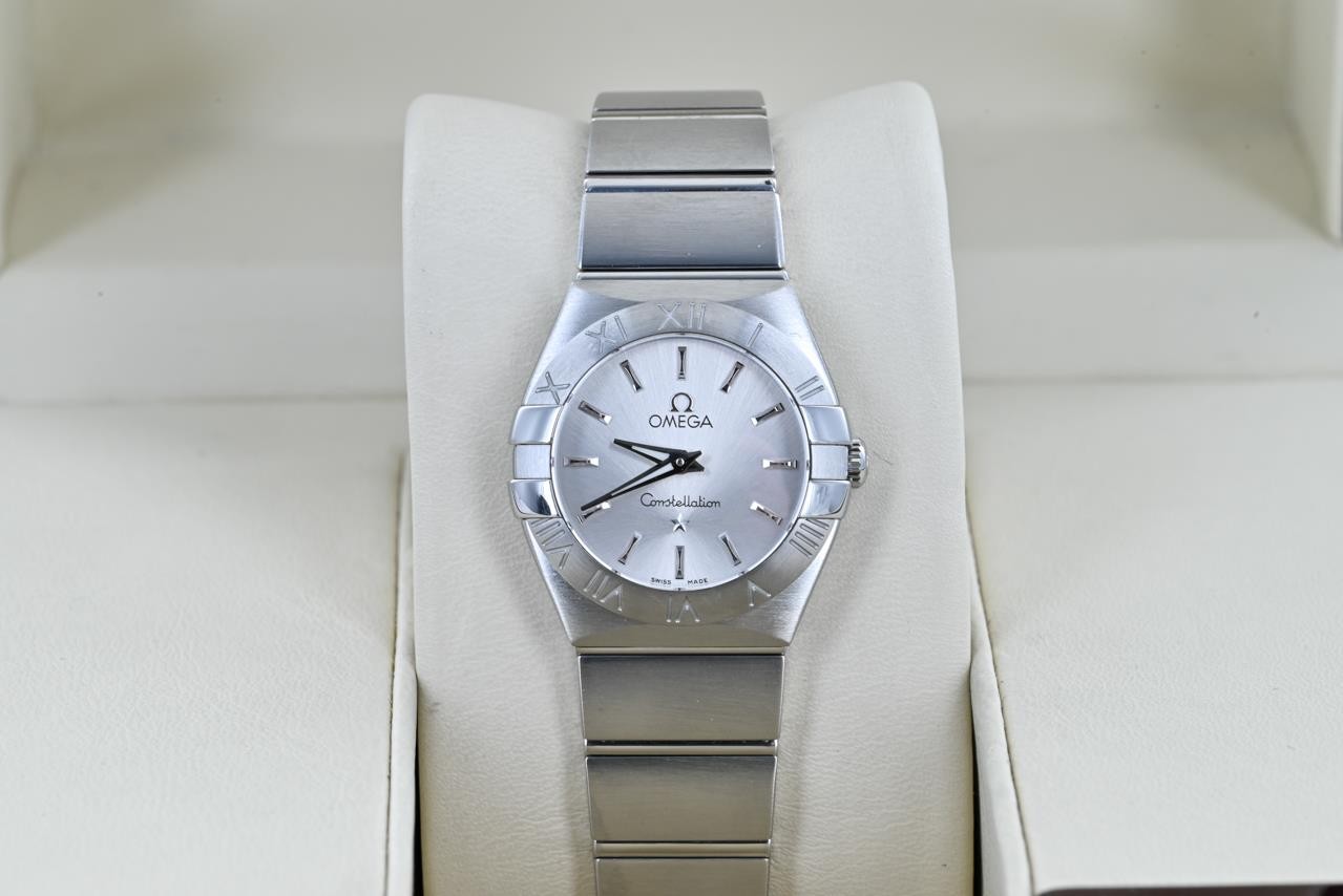 Ladies Omega Constellation Watch 123.10.24.60.02.001 – 24mm Silver Dial 2010