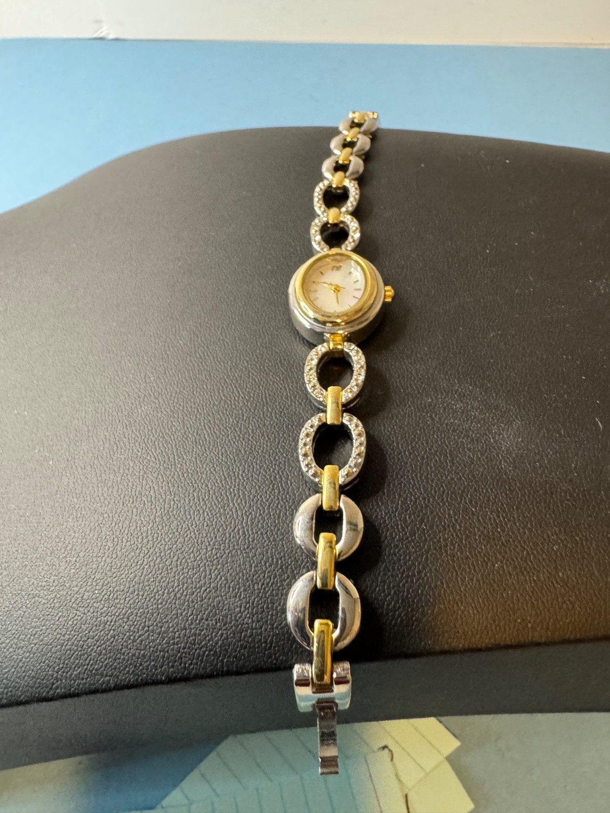 Allude Watch Womens Gold Tone Oval Dial Floating Rhinestone Links New Battery