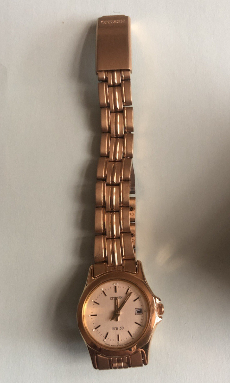 Ladies Citizen Quartz Watch with tri- fold centre fastening clasp. (6)