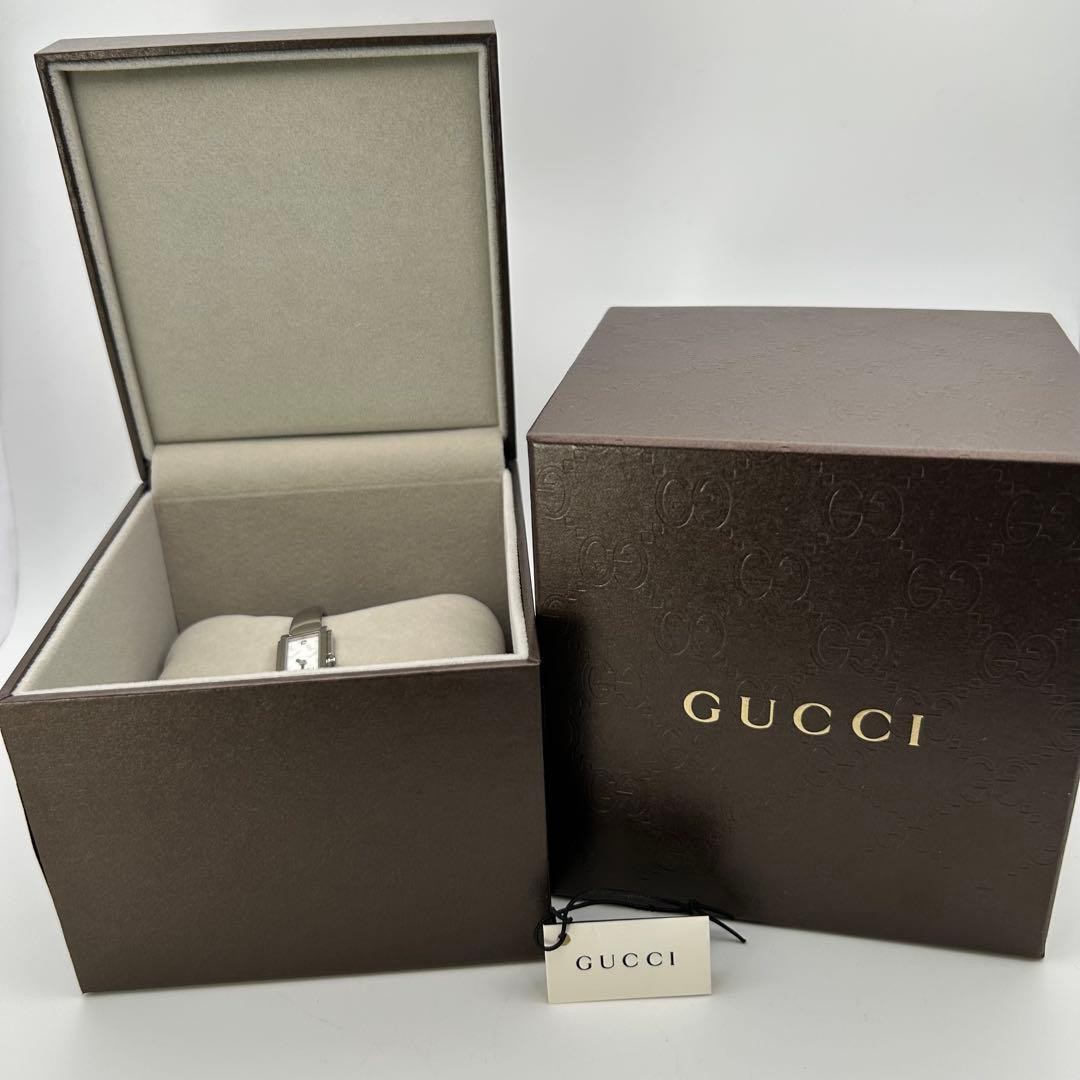 GUCCI 109 2P Diamond Bangle Watch Quartz Silver Dial Used