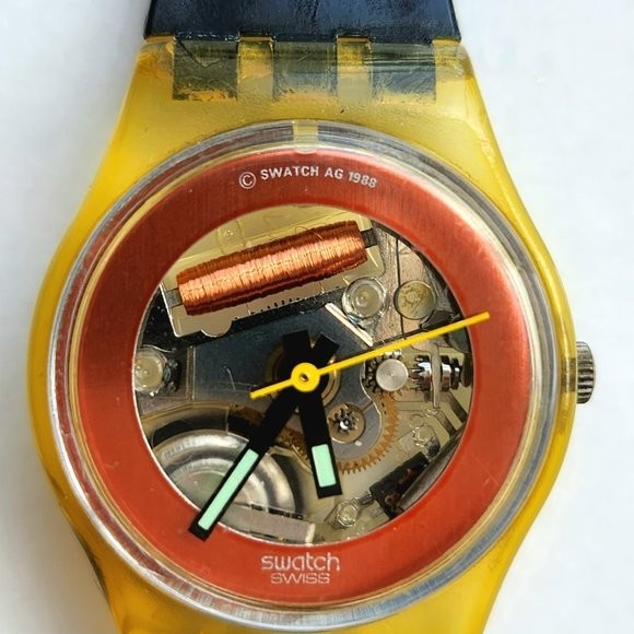 Swatch 1988 Vintage 25 mm Lady Disque Rouge Watch LK114 model