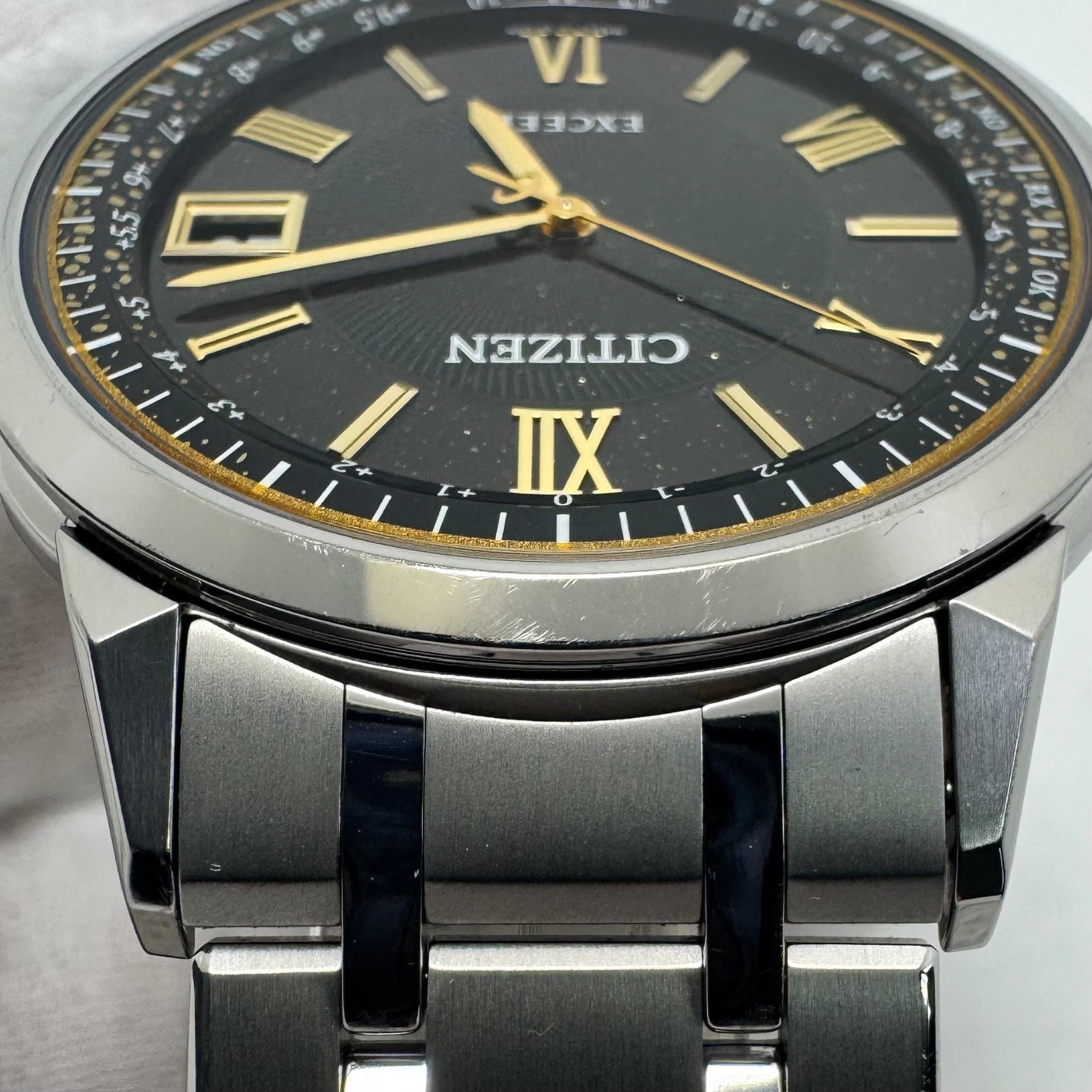 Citizen Exceed Hinode Collection CB1144-60E Solar Rare Excellent condition