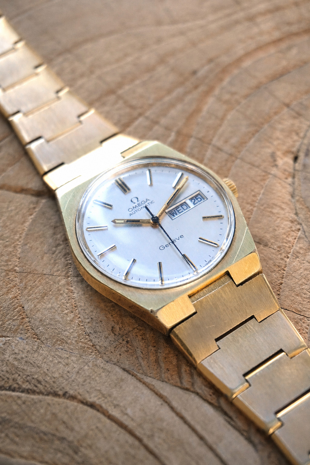 Vintage Omega Geneve Automatic Day Date Gold Plated Integrated Watch 166.0125