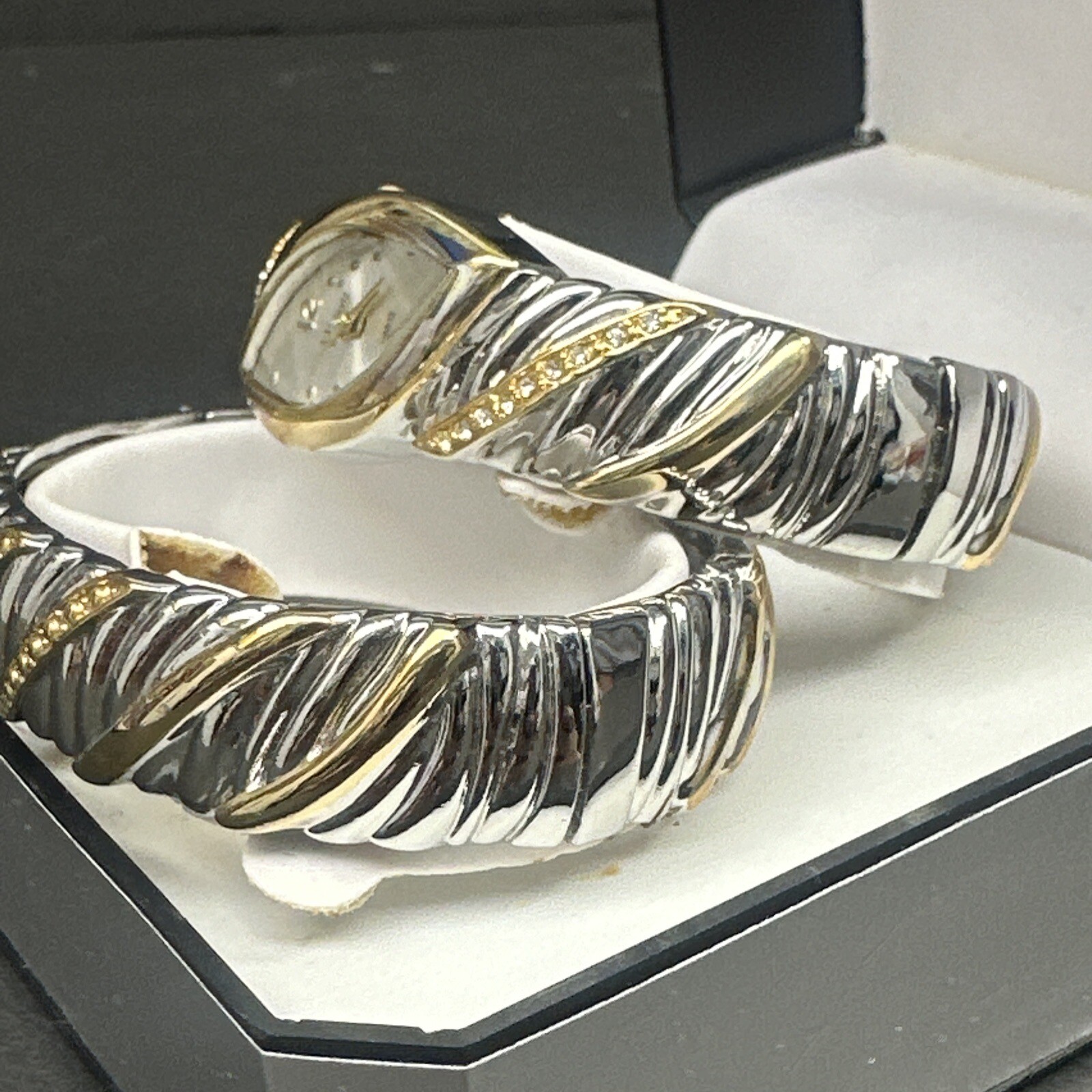Vivani Ladies Watch Bangle Bracelet Set Silvertone Goldtone Rhinestone NIB NOS