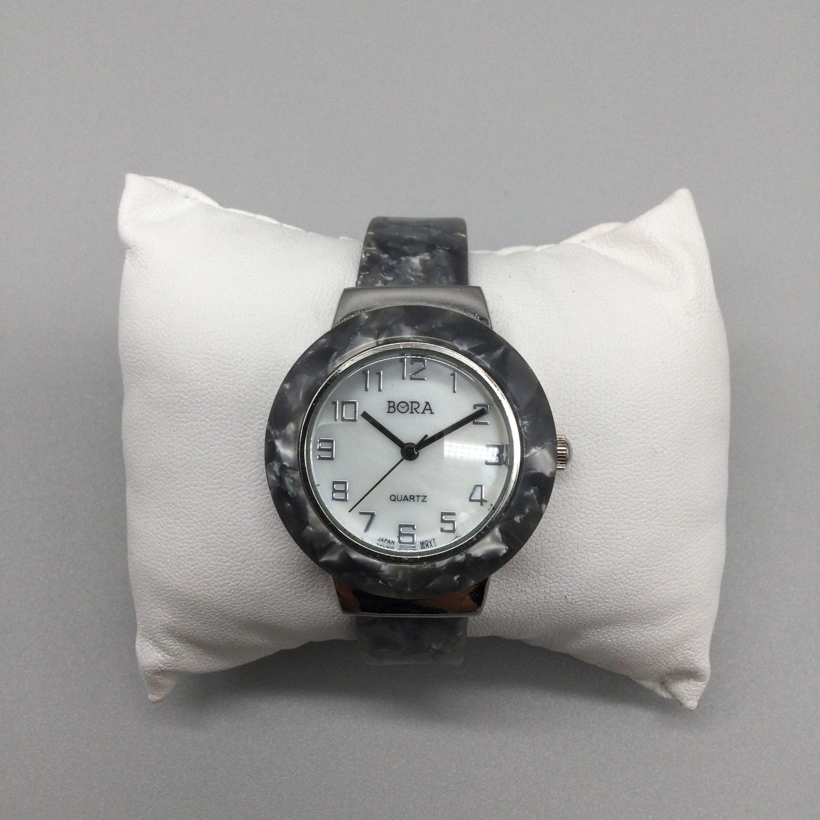 Bora Womens Watch 37mm White Dial Gray Marbled Resin Bangle New Battery