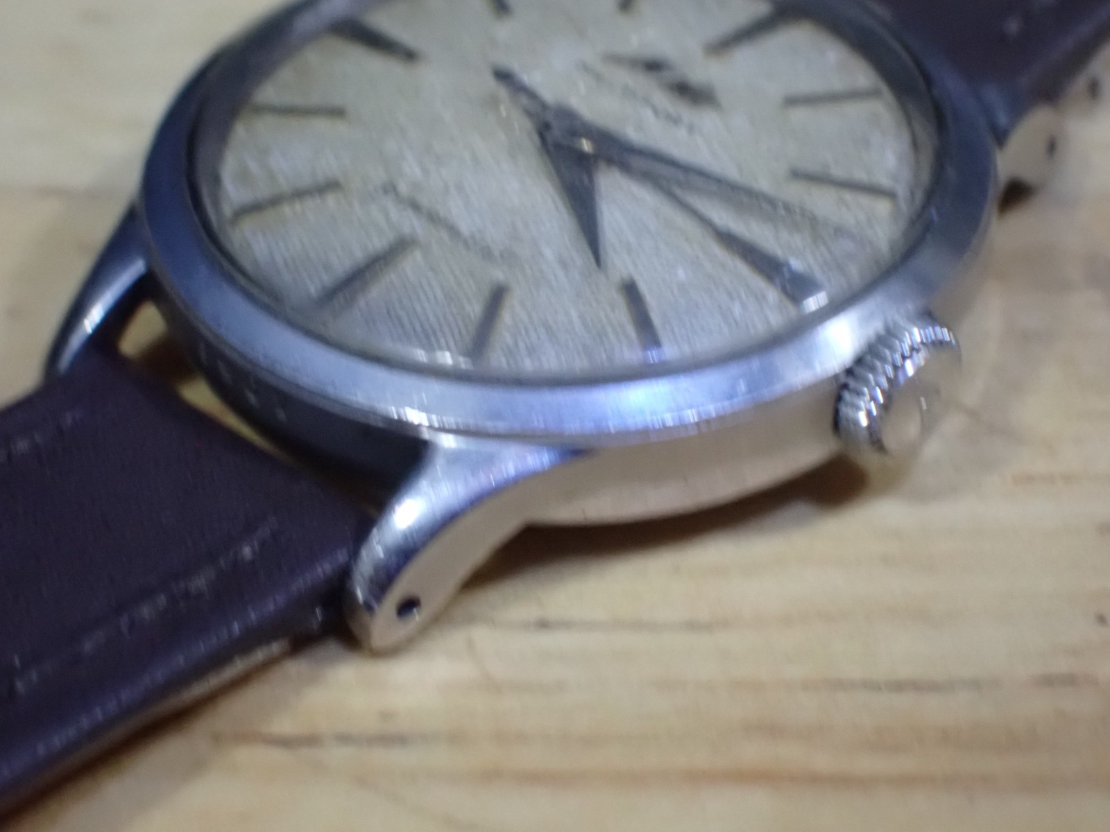 Mido Multifort Powerwind Men’s Wristwatch runs Tropic Fish Scale Dial Stainless