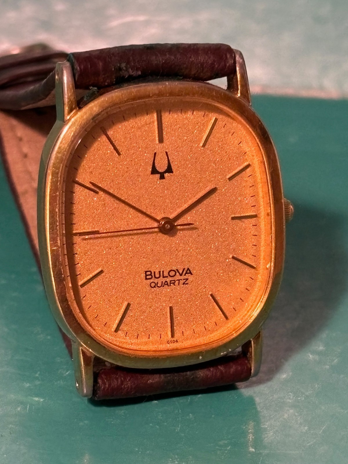 VINTAGE BULOVA QUARTZ G104 GOLD TONE STAINLESS WRISTWATCH WORKING NEW BATTERY