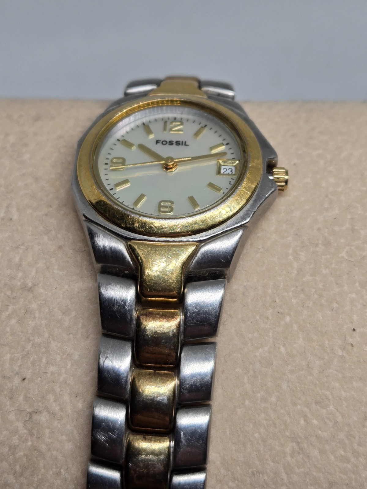 Fossil F2 ES-9531 Day/Date Stainless Steel Watch New Battery
