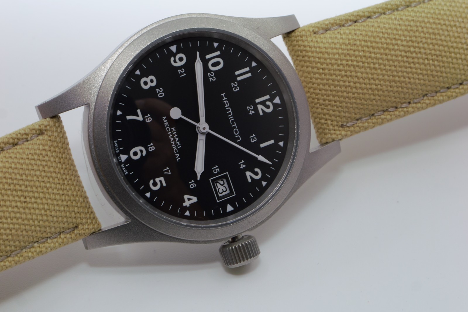 Hamilton Khaki Field Mechanical H694390 manual watch. Pilot Military Style. BOX