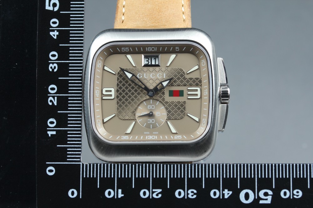 Near MINT GUCCI Coupe YA131301/131.3 Date Beige Square Quartz 40mm Men’s Watch