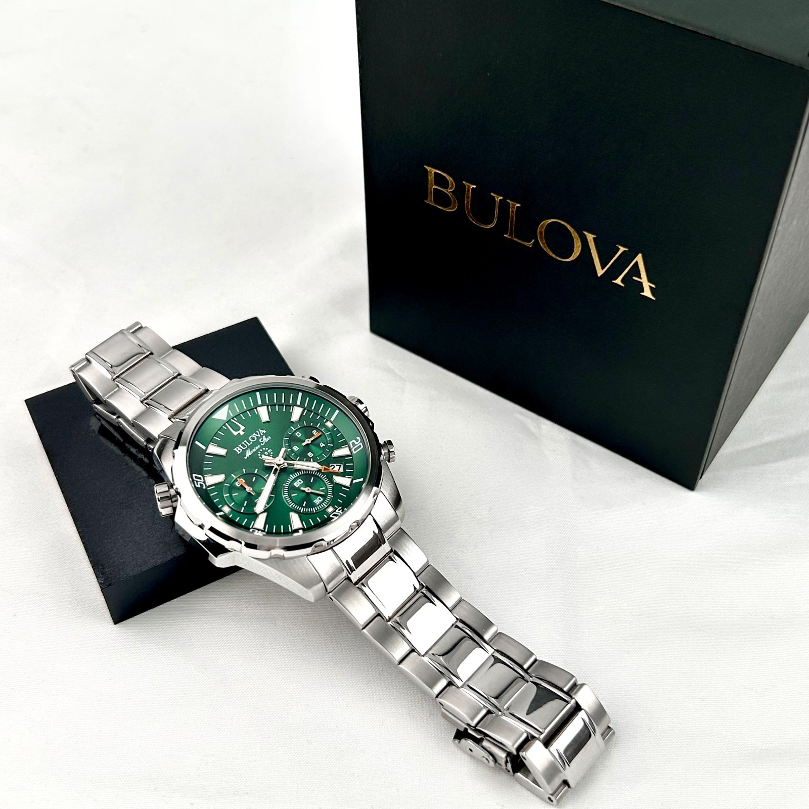 New w/box/Bulova Marine Star 96B396 Green Dial Chronograph Men’s Quartz Watch