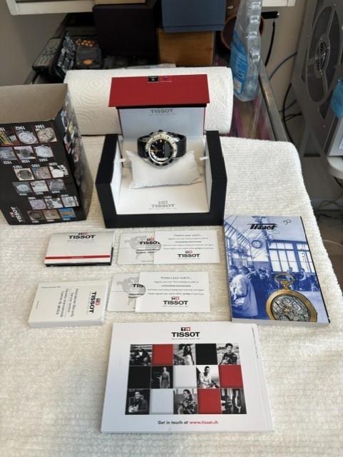 Tissot Sea-Touch Mens Watch Black Dial Rubber New Battery with Box & manual