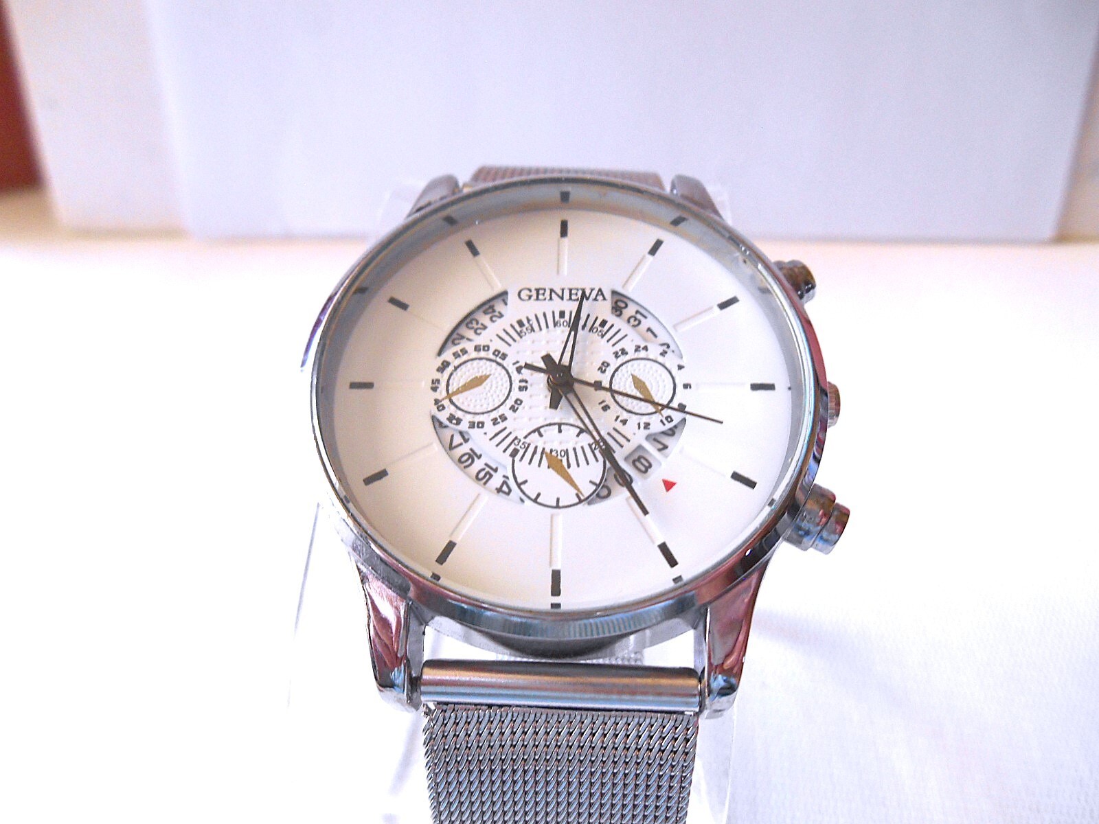 GENEVA Silvertone / White Dial Watch – New Battery